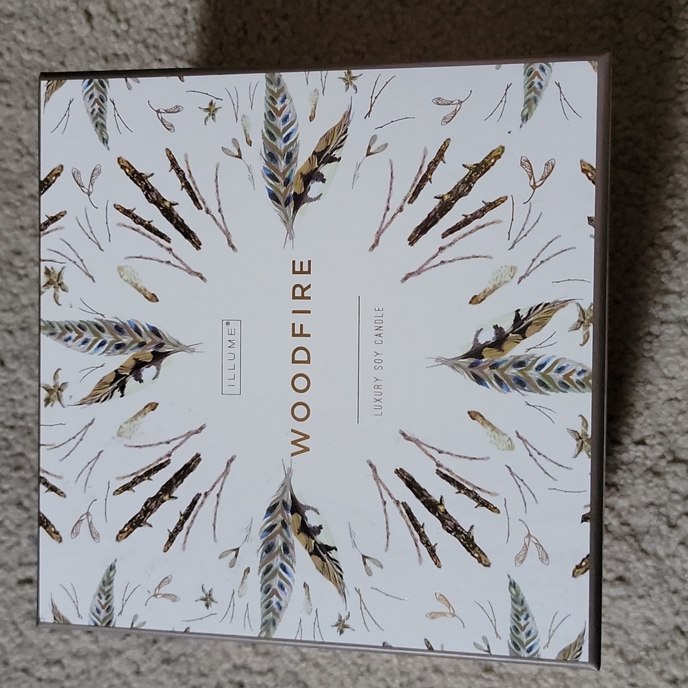 Illume Woodfire  luxury soy candle